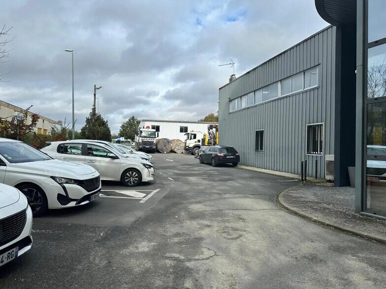 Light Industrial in Valenton for sale - Building Photo - Image 2 of 4