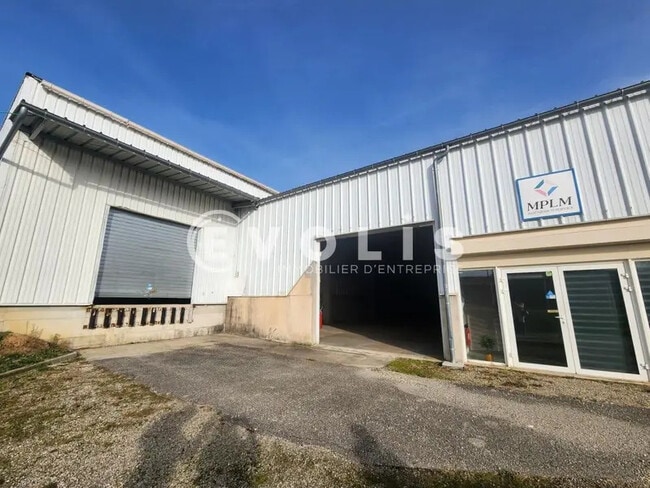 Location Local d'activités 1 000 m²