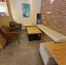 Retail in Barcelona, Barcelona to rent Interior Photo- Image 2 of 5