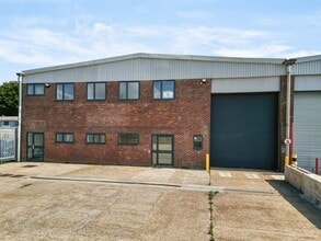 Diplocks Way, Hailsham to rent Building Photo- Image 2 of 9