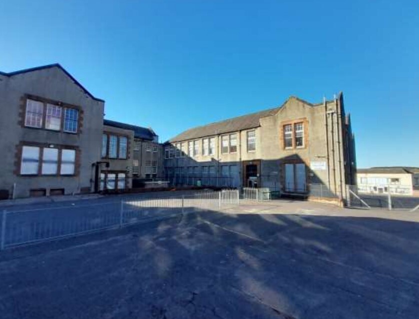 2 Barrhill Rd, Cumnock for sale Primary Photo- Image 1 of 1