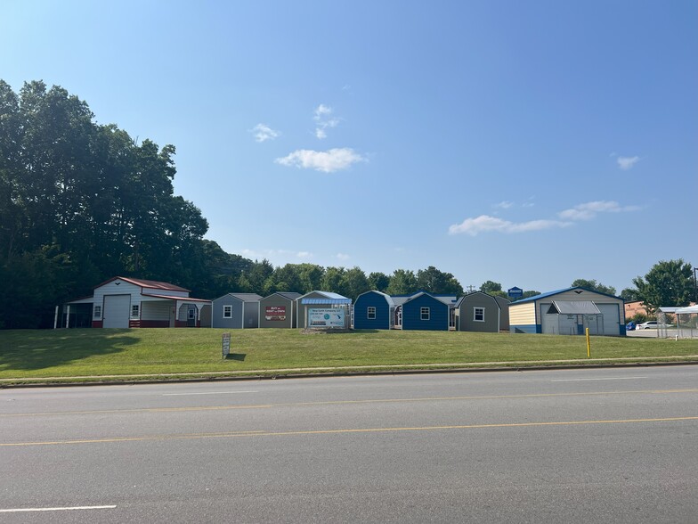 00 CC Camp, Elkin, NC for sale - Building Photo - Image 2 of 8