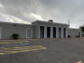 2050 N 11th St, Beaumont, TX for rent Building Photo- Image 1 of 14