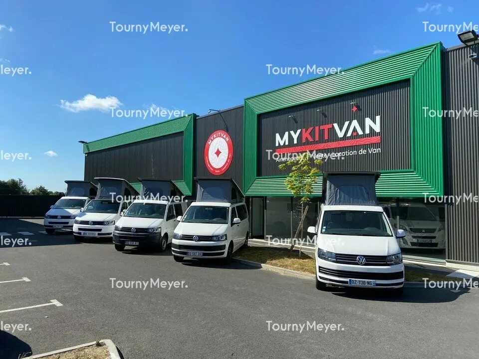 Light Industrial in LES SORINIÈRES to rent Building Photo- Image 1 of 7