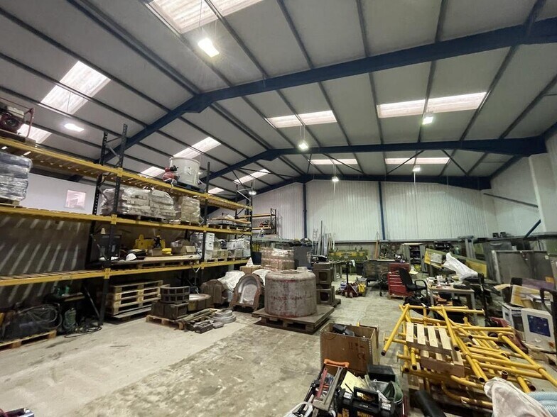 Galveston Grv, Stoke On Trent to rent - Interior Photo - Image 3 of 12