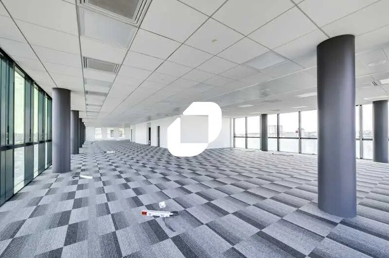 Office in Ivry-sur-Seine to rent Interior Photo- Image 1 of 11