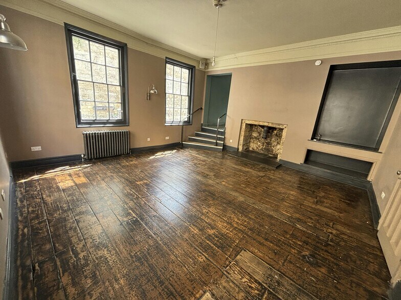 16-17 Turl St, Oxford for sale - Interior Photo - Image 1 of 6