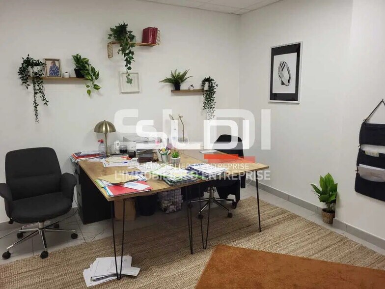 Office in Bourgoin-Jallieu for sale - Interior Photo - Image 3 of 5