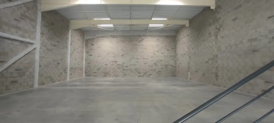 Vente Local d'activités 367 m² - Photo 1