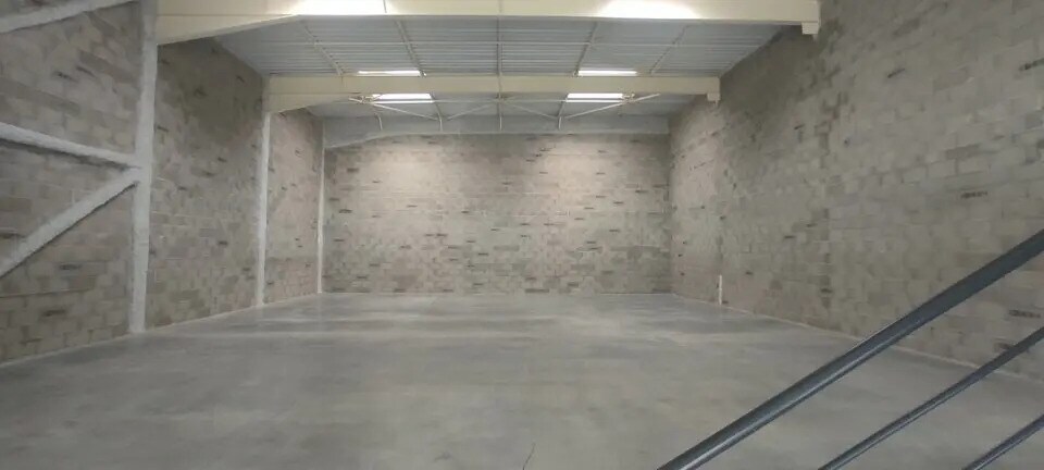 Light Industrial in Tignieu-Jameyzieu for sale Interior Photo- Image 1 of 13