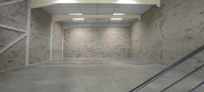 Vente Local d'activités 367 m²