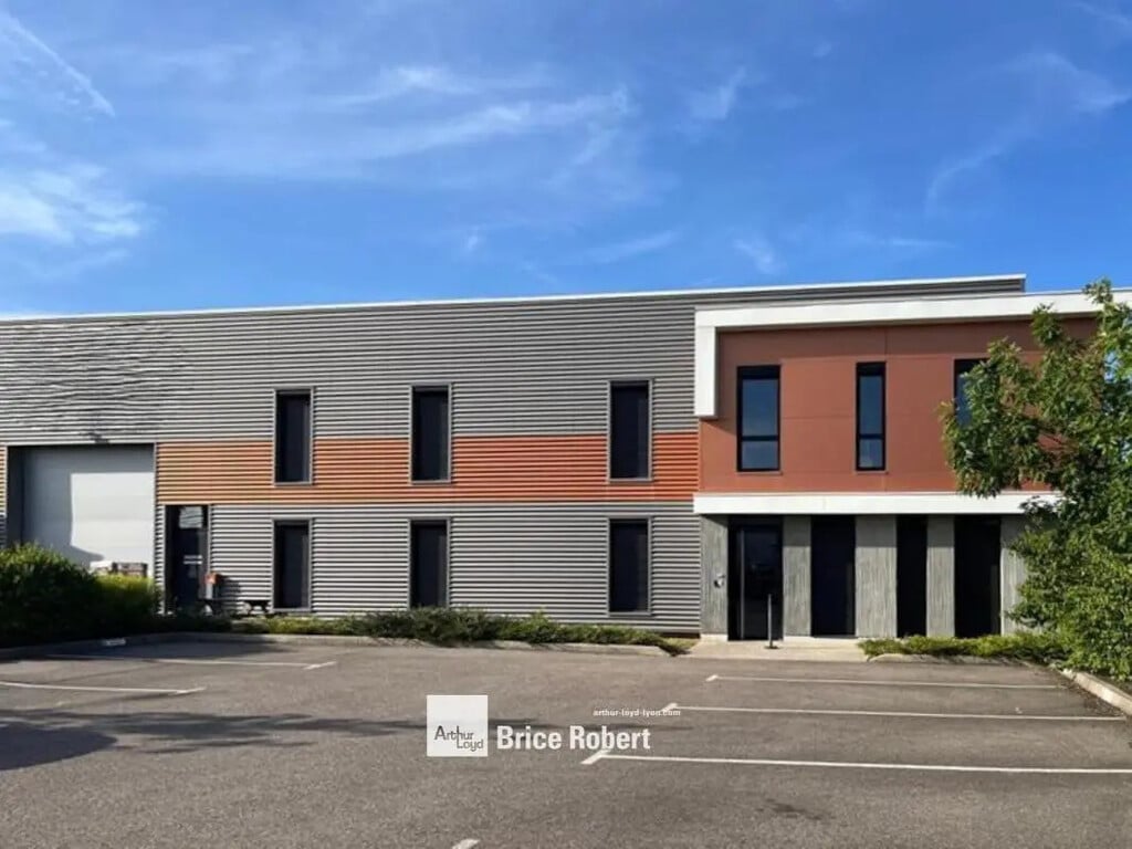 Vente Local d'activités 842 m² - Photo 1
