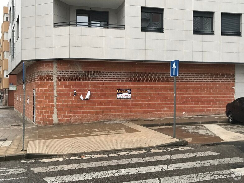 Retail in Guadalajara, Guadalajara to rent - Interior Photo - Image 1 of 1