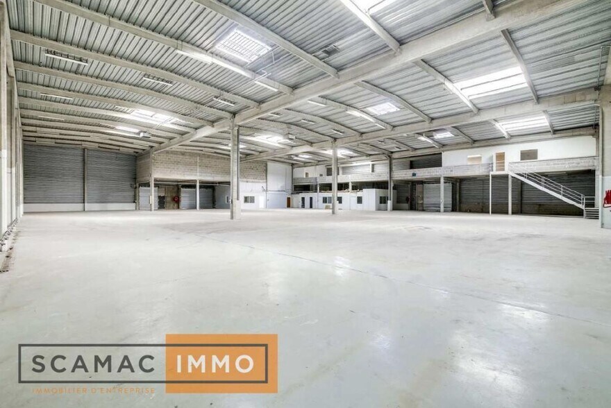 Industrial in COURCOURONNES to rent - Interior Photo - Image 3 of 12