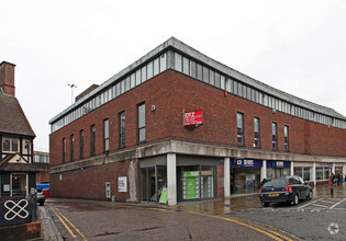 Eden Walk, High Wycombe for rent Building Photo- Image 1 of 23