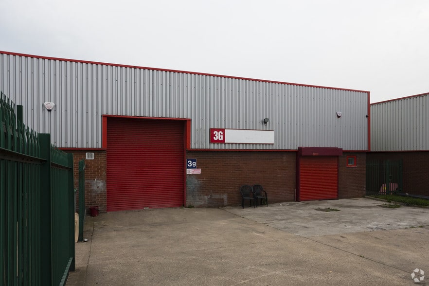 Hope St, Rotherham to rent - Building Photo - Image 3 of 4