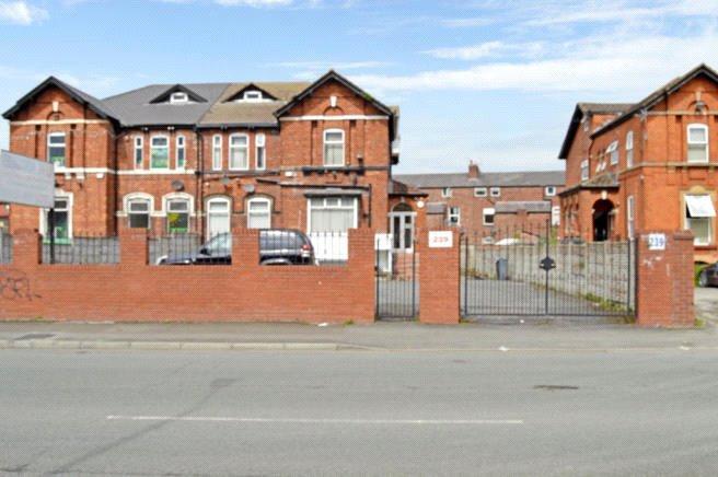 239 Dickenson Road, Manchester for sale Primary Photo- Image 1 of 11