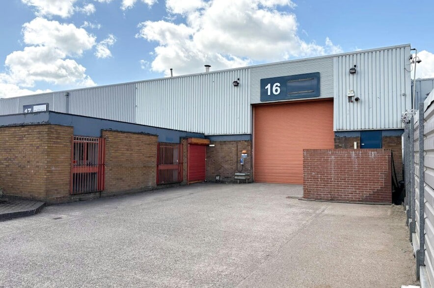 Bickenhill Ln, Birmingham to rent - Building Photo - Image 3 of 3