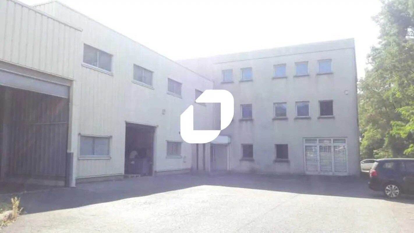 Light Industrial in Neuilly-sur-Marne to rent Building Photo- Image 1 of 4
