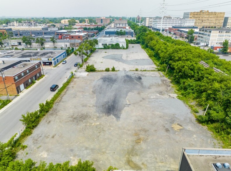 Rue De Port-Royal O, Montréal, QC for sale - Primary Photo - Image 1 of 1