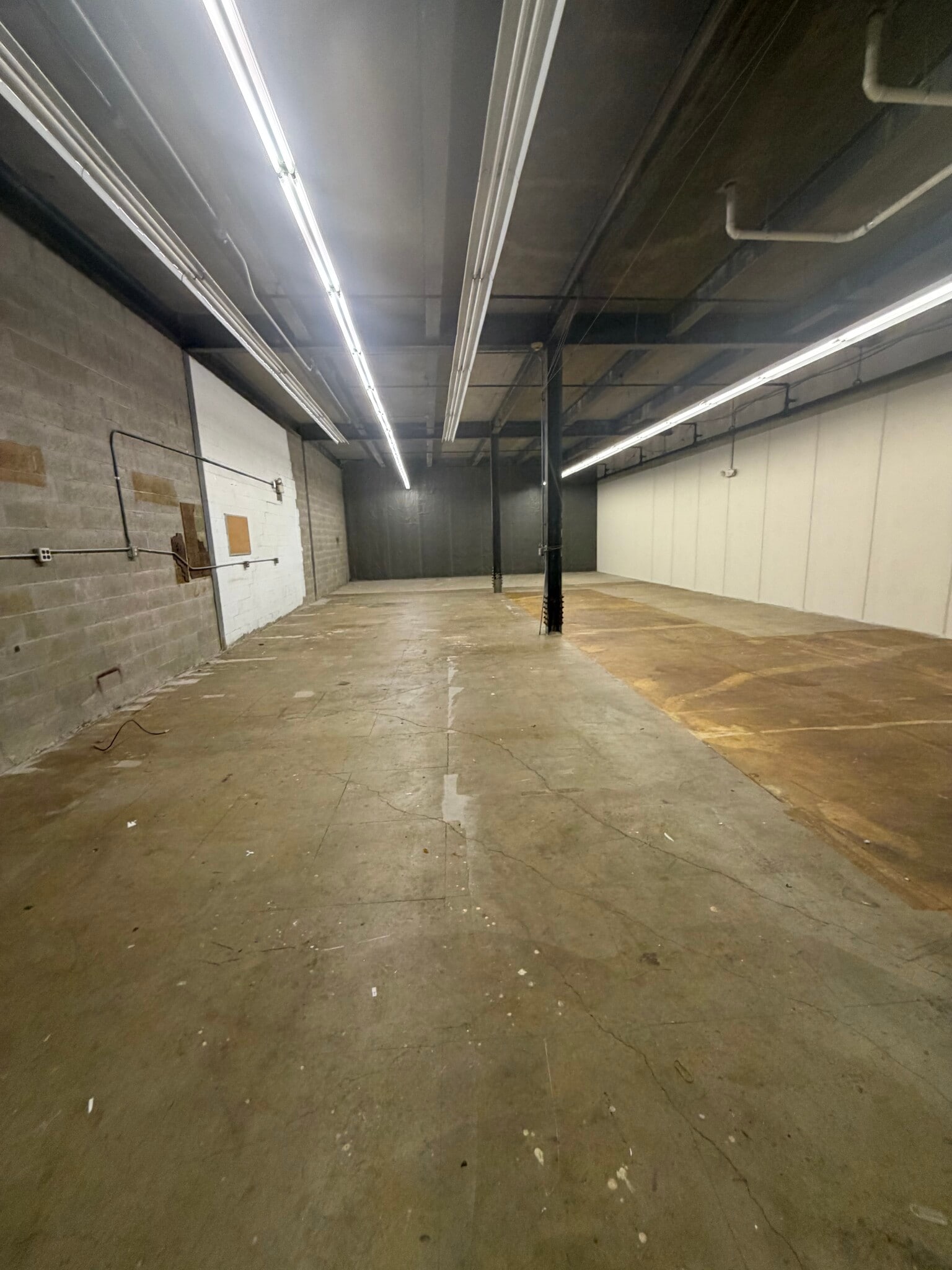 1130 Perry Hwy, Pittsburgh, PA to rent Interior Photo- Image 1 of 2