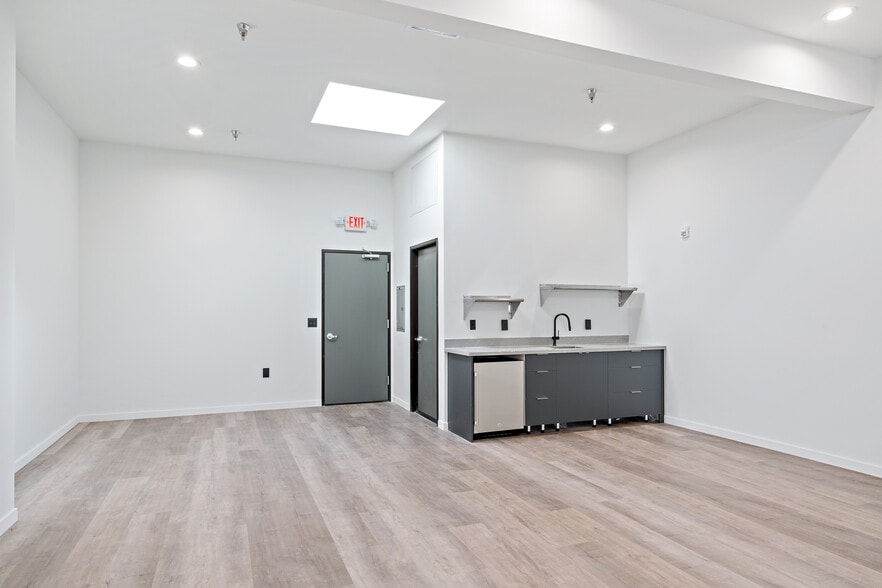 1441 Stevenson St, San Francisco, CA to rent - Interior Photo - Image 3 of 11