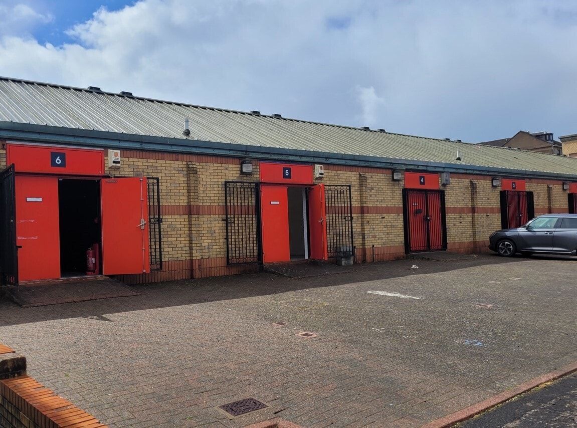 106 Barloch St, Glasgow to rent Building Photo- Image 1 of 3