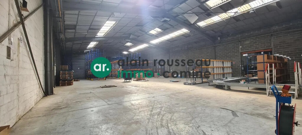 Vente Local d'activités 4 917 m² - Photo 1