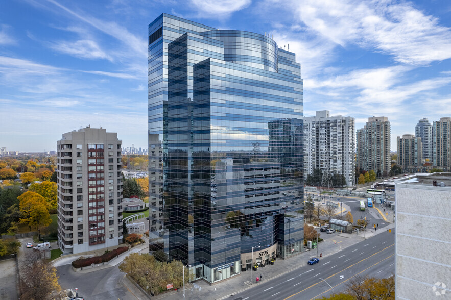 5775 Yonge St, Toronto, ON for rent - Primary Photo - Image 1 of 4