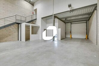 Light Industrial in Aulnay-sous-Bois to rent Building Photo- Image 2 of 2