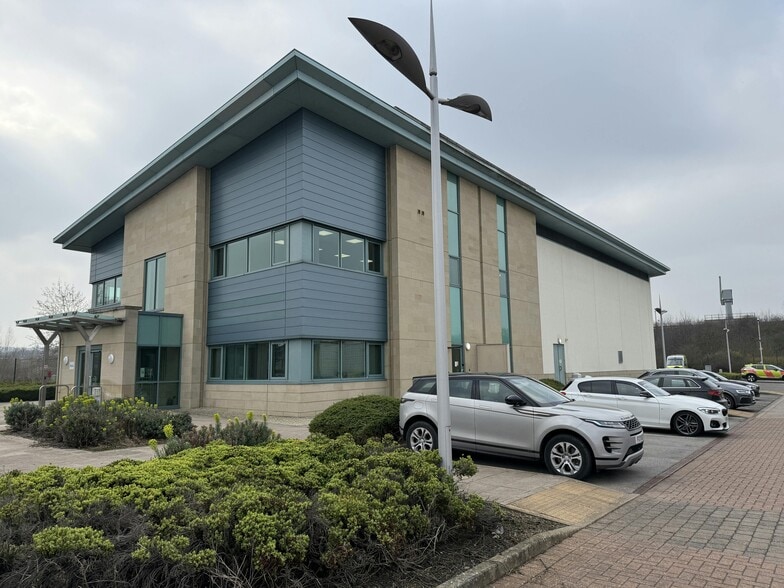 Peel Ave, Wakefield to rent - Building Photo - Image 1 of 3