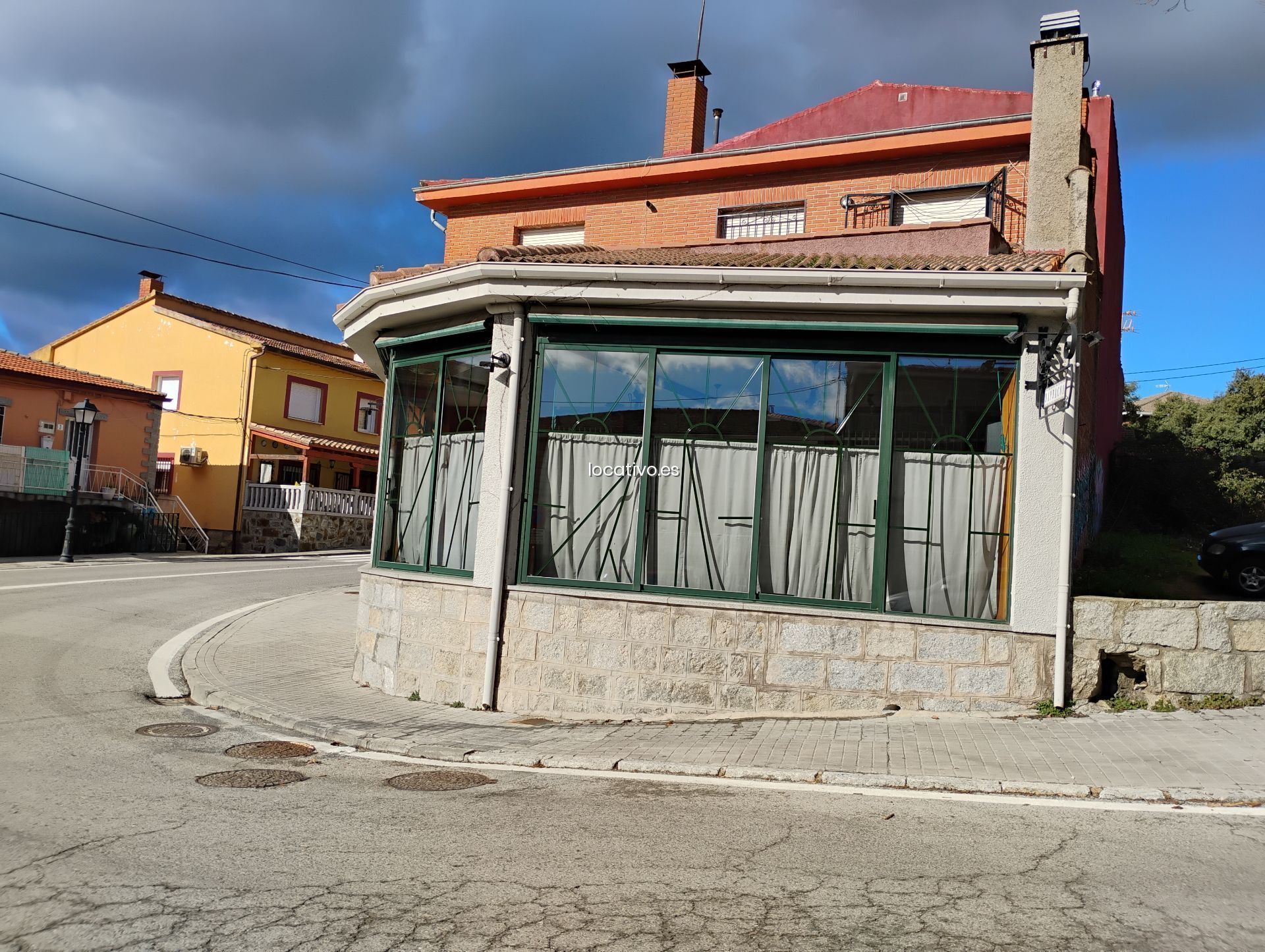 Retail in Fresnedillas de la Oliva, Madrid to rent Building Photo- Image 1 of 2