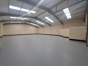 Road One, Winsford to rent Interior Photo- Image 2 of 3