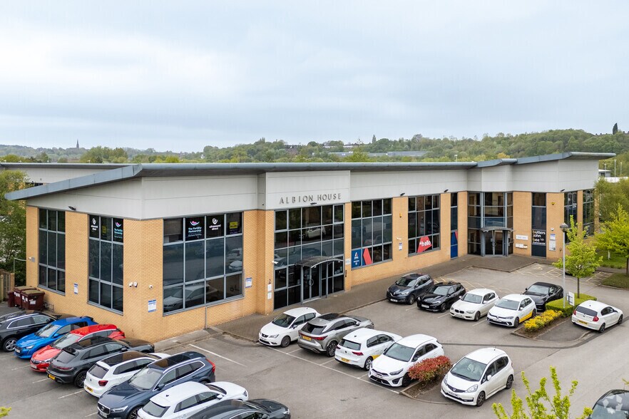 2 Forge Ln, Stoke On Trent to rent - Primary Photo - Image 1 of 4