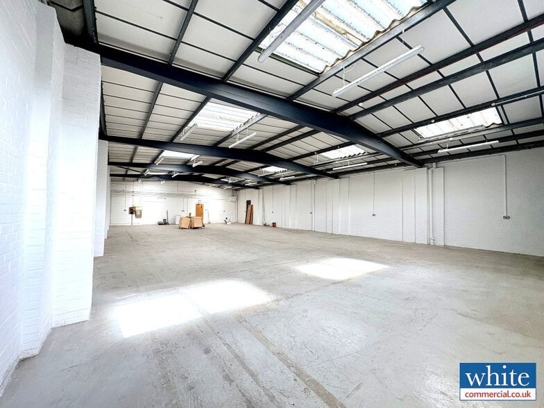 E1 Telford Rd, Bicester to rent - Interior Photo - Image 2 of 6