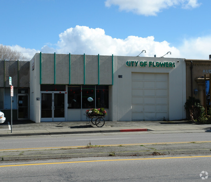 215-223 Moffett Blvd, Mountain View, CA for rent - Primary Photo - Image 2 of 5