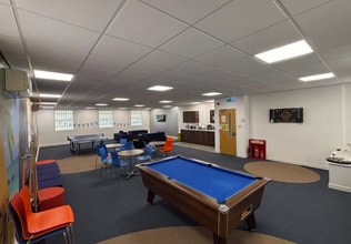 Castle Mound Way, Rugby to rent Interior Photo- Image 2 of 2