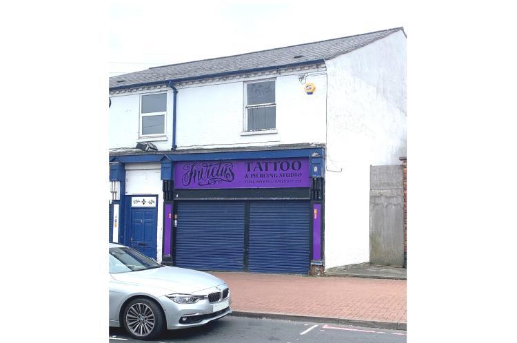 33 Market Pl, Tipton for sale Primary Photo- Image 1 of 1