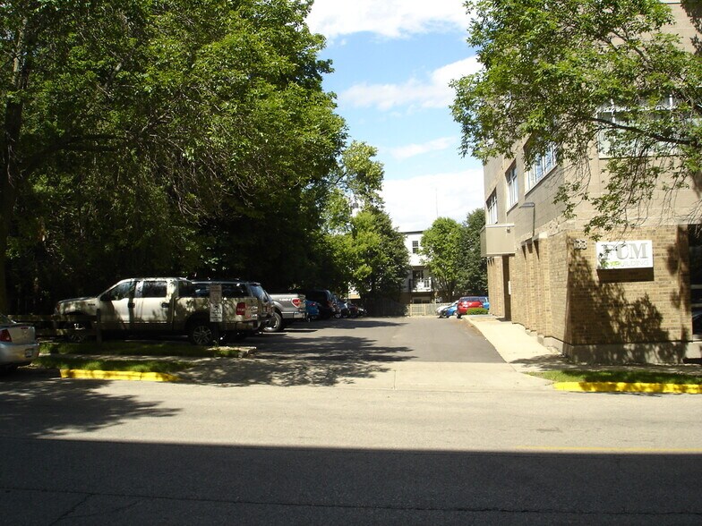 133 S Butler St, Madison, WI to rent - Building Photo - Image 2 of 8