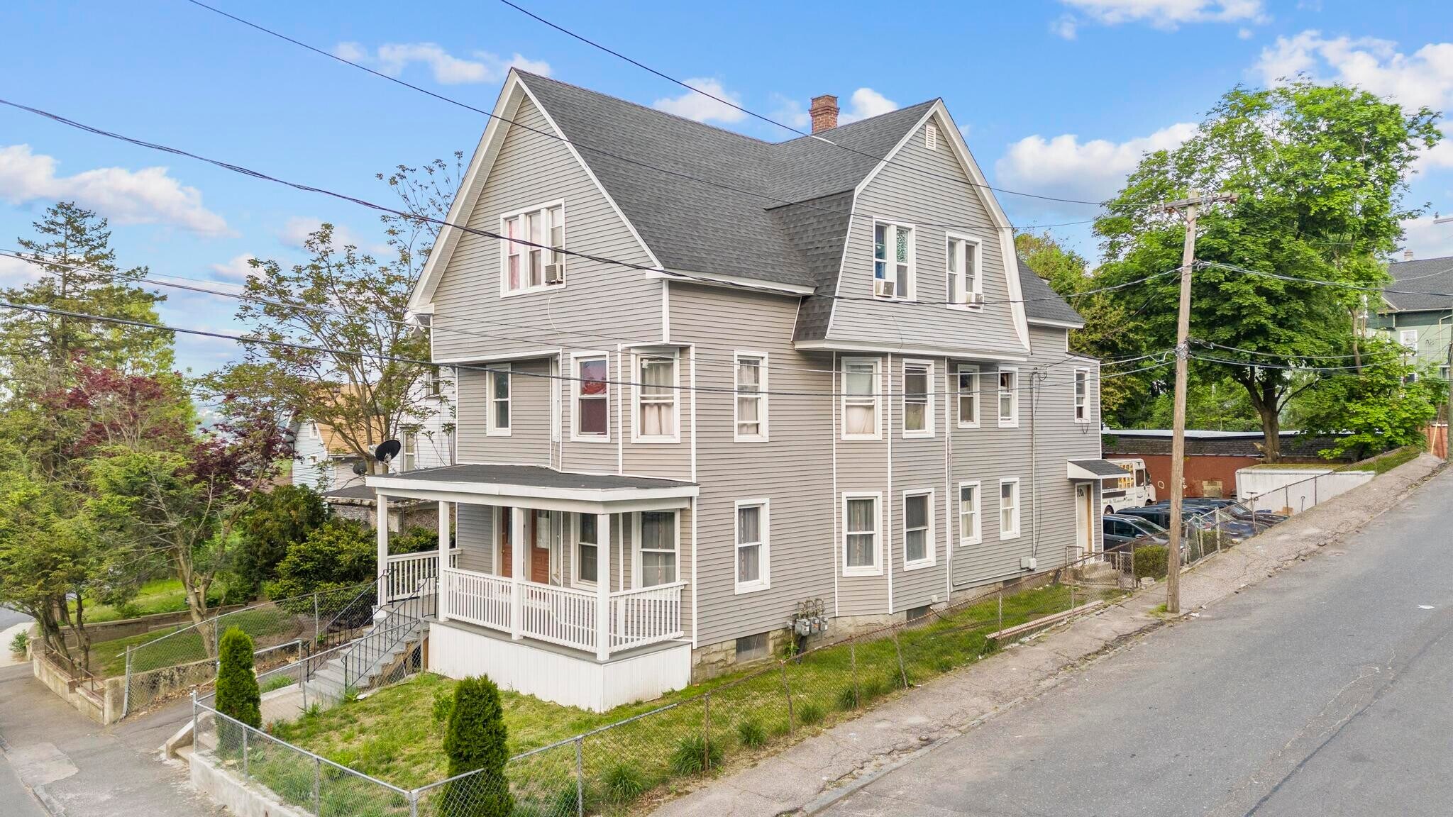 165 Walnut St, Waterbury, CT for sale Primary Photo- Image 1 of 1