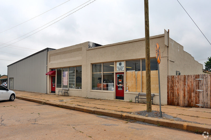 105 W Main St, Minco, OK for sale - Primary Photo - Image 1 of 1