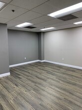 16885 W Bernardo Dr, San Diego, CA to rent Interior Photo- Image 2 of 9