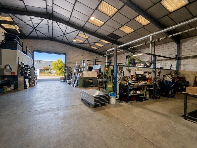 Light Industrial in Toulouse to rent - Interior Photo - Image 3 of 10
