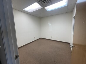 2725 S Jones Blvd, Las Vegas, NV for rent Building Photo- Image 1 of 12