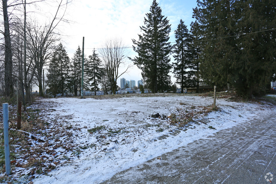 13932 104th Ave, Surrey, BC for sale - Primary Photo - Image 1 of 2