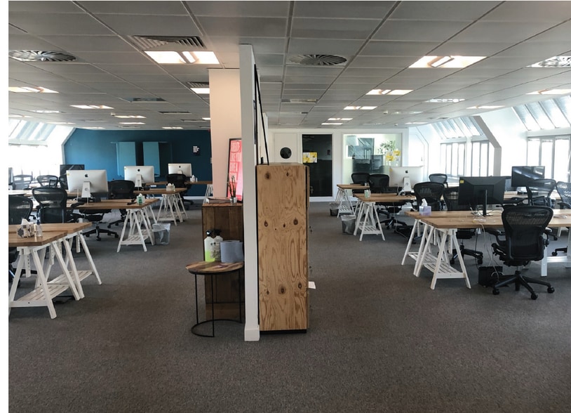 78-81 Queens Rd, Brighton to rent - Interior Photo - Image 3 of 4