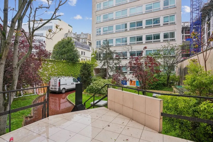 171 Bis Avenue Charles De Gaulle, Neuilly-sur-Seine to rent - Building Photo - Image 2 of 3