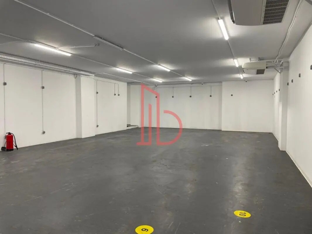 Office in Bordeaux to rent Interior Photo- Image 1 of 6