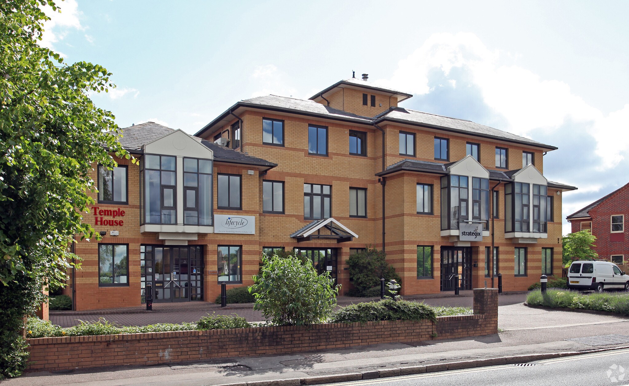 Marlow Rd, Bourne End for sale Primary Photo- Image 1 of 1