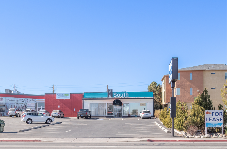 215-250 S Wells Ave, Reno, NV for rent - Building Photo - Image 1 of 3